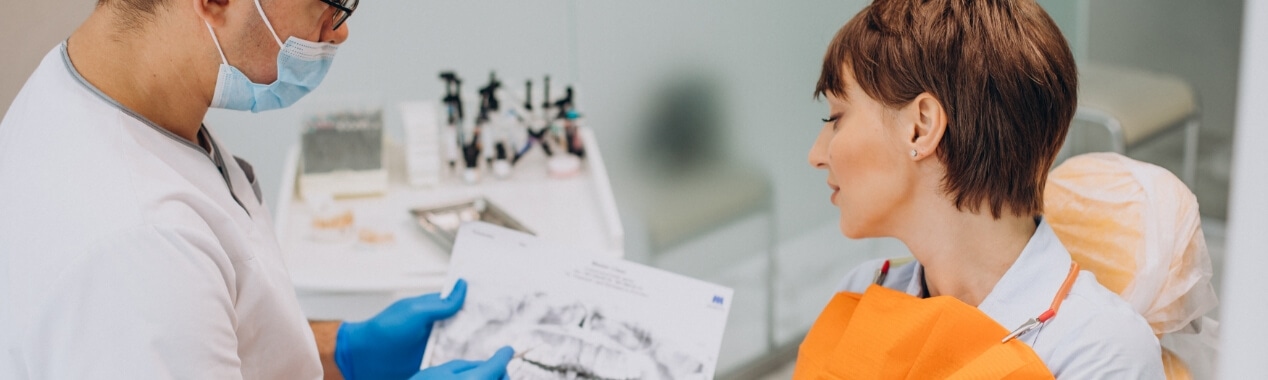 female-patient-visiting-dentist-foe-teeth-hygiene (1)